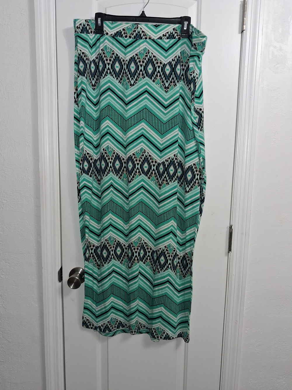 Bobbie Brooks Mint Chevron & Navy Maxi Skirt